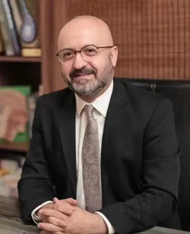 دکتر علی حقیقتیان شیراز
