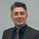دکتر حامد پوستچی جراح بینی در شیراز