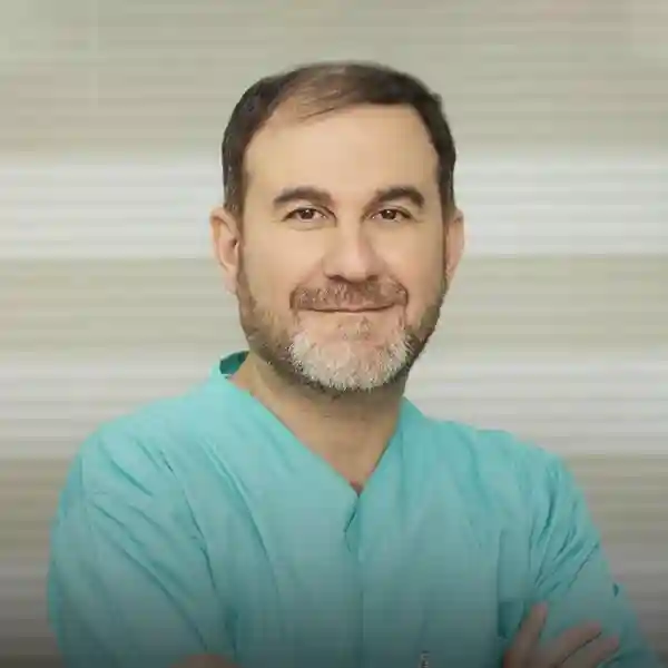 دکتر سعیدرضا توفیقی جراح بینی شیراز