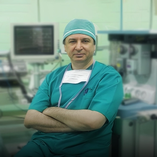 دکتر فرشید راسخ جراح بینی در اصفهان