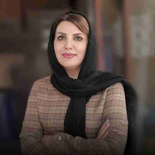 فاطمه حسینی زادگان شیرازی جراح بینی در تهران