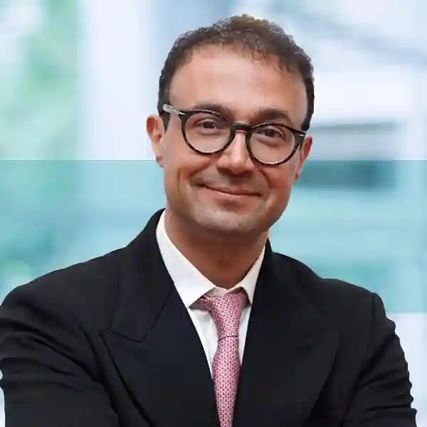 دکتر شهریار یحیوی جراح بینی در تهران