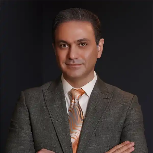 دکتر احمدرضا رجایی جراح بینی در تهران