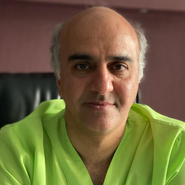 دکتر فرزاد علاقمندان دندانپزشک در تهران