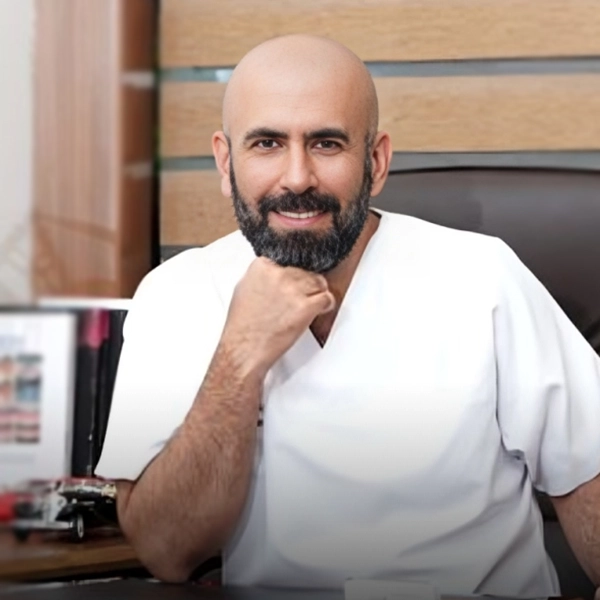 دکتر امید توکل دندانپزشک در شیراز