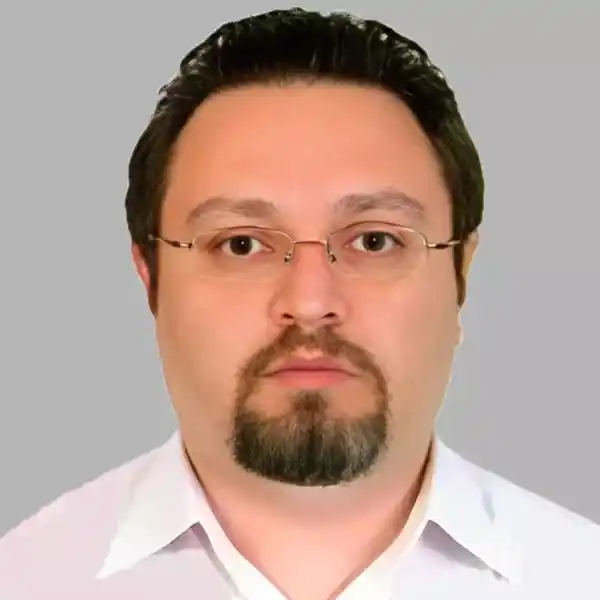 دکتر پوریا افلاکی جراح بینی