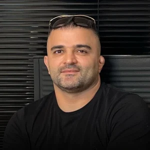 دکتر پیام حق پناه جراح بینی در شیراز